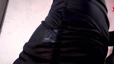 angeles_bust online show from February 15, 2025, 3:28 pm