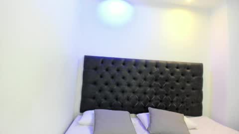 Angeli online show from October 9, 2025, 10:57 am