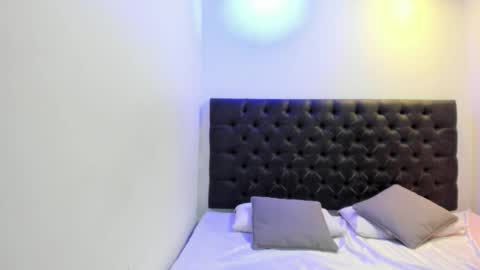 Angeli online show from October 31, 2025, 11:00 am