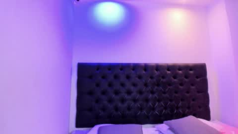 Angeli online show from November 15, 2025, 10:56 am