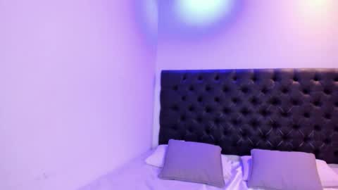 Angeli online show from December 3, 2025, 10:57 am