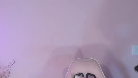 Snapshot of angeli_sexi chatting on February 28, 2025, 1:26 am Carolina online show from February 28, 2025, 1:26 am