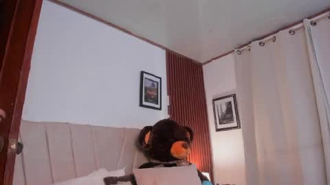 Snapshot of angeli_sexi chatting on May 7, 2026, 1:22 am Carolina online show from May 7, 2026, 1:22 am