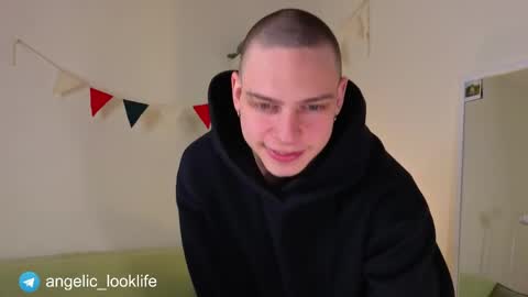 Snapshot of angelic_look chatting on May 27, 2026, 3:14 am Daniel online show from May 27, 2026, 3:14 am