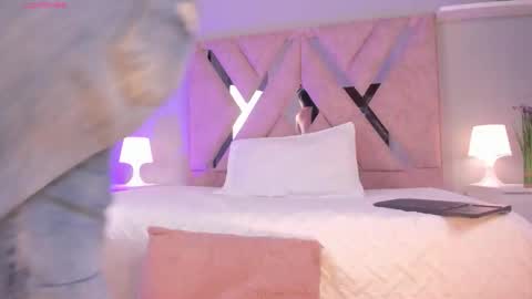 Angelica Cross online show from November 13, 2025, 8:08 pm