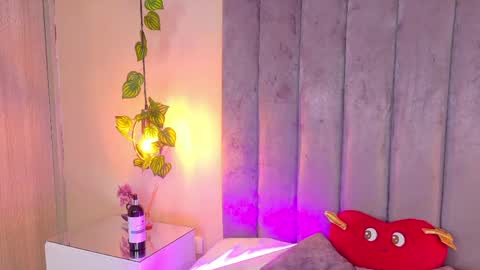 Snapshot of angelicaa_garcia chatting on May 18, 2026, 12:00 pm angelicaa_garcia online show from May 18, 2026, 12:00 pm
