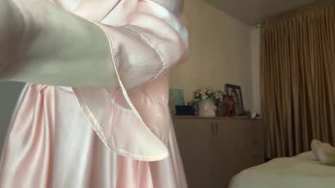 angelicfenix online show from February 27, 2026, 2:39 pm