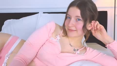 Angelic online show from December 22, 2024, 5:56 am