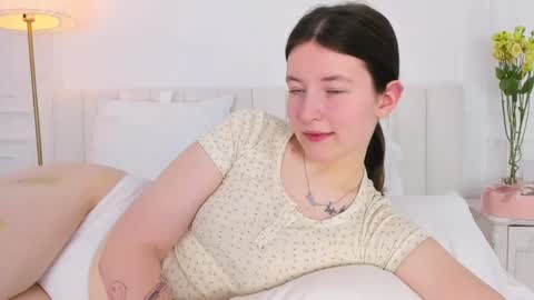 Angelic online show from March 8, 2025, 5:59 am