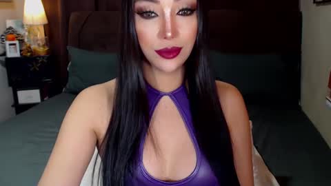 MS. AMALIA online show from February 19, 2025, 6:44 am