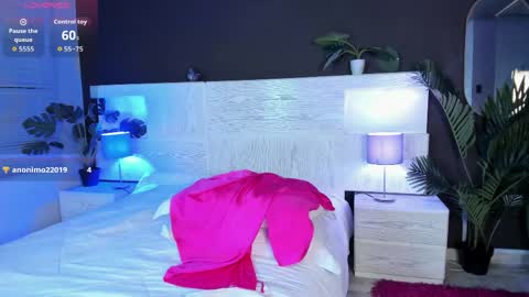 angelina_hilton online show from May 12, 2026, 12:02 pm