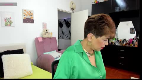 Angelina online show from November 27, 2025, 4:42 pm