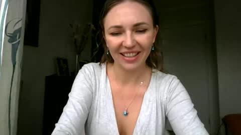 angelinalove28 online show from October 8, 2025, 7:17 am