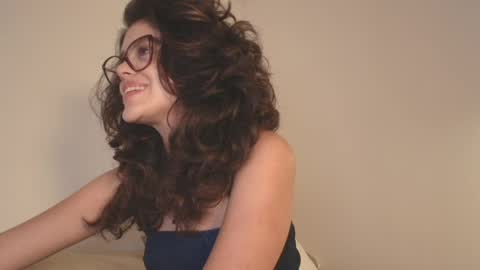Snapshot of angelinarosss_ chatting on May 4, 2026, 2:07 am online show from May 4, 2026, 2:07 am