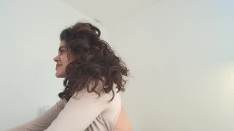 Snapshot of angelinarosss_ chatting on May 13, 2026, 7:55 pm online show from May 13, 2026, 7:55 pm
