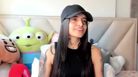 Angeline Smith  online show from September 14, 2025, 7:46 pm