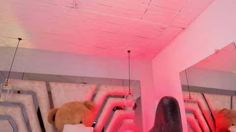 Angeline Heet online show from March 12, 2026, 8:42 am