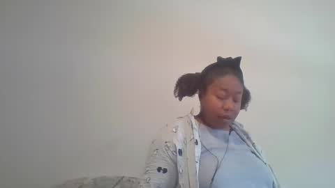 angeliquebelcaliz online show from January 17, 2025, 2:39 pm