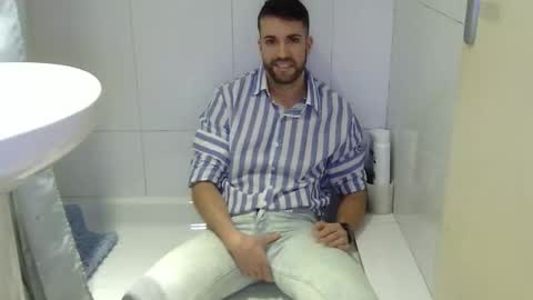 angell102890 online show from November 28, 2025, 10:29 am