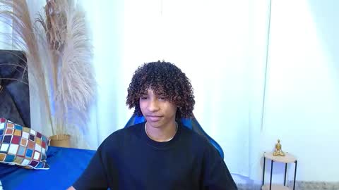 Angel online show from December 5, 2025, 8:38 pm