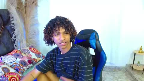 Snapshot of angell18_ chatting on May 19, 2026, 9:21 pm Angel online show from May 19, 2026, 9:21 pm