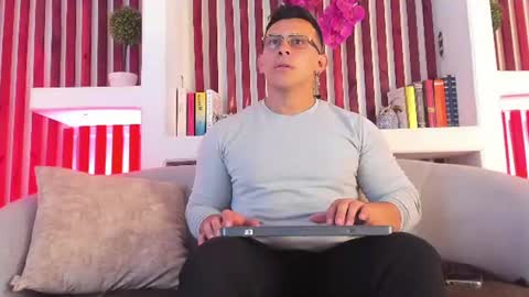 Snapshot of angell_rodriguez chatting on June 15, 2026, 4:36 am angell_rodriguez online show from June 15, 2026, 4:36 am