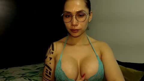  ANGELA ISABELLA  online show from September 9, 2025, 12:37 pm