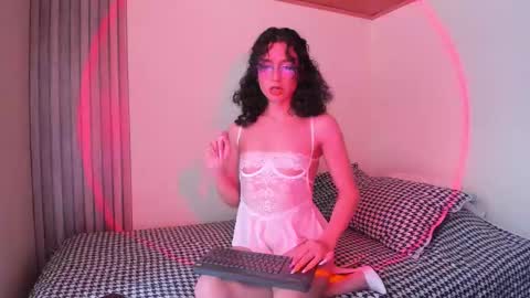 Angellike online show from February 15, 2026, 8:16 pm