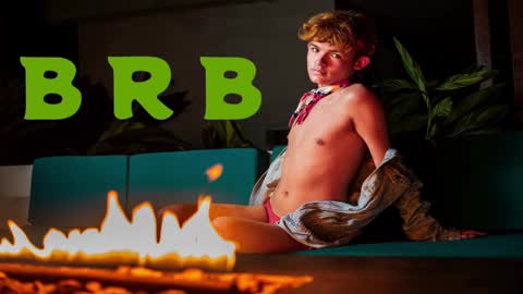 Angelo I work from home this is my room  online show from February 9, 2025, 9:16 am