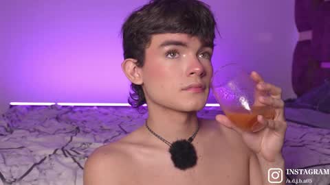 Angelo I work from home this is my room  online show from November 29, 2025, 5:43 am