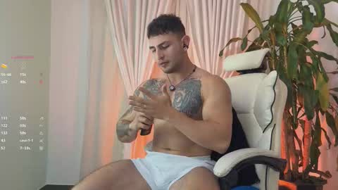 Angelo Ferro online show from December 22, 2025, 3:58 am