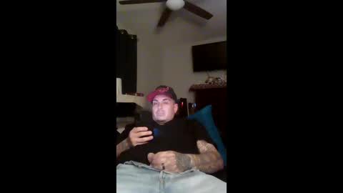 angelogallegos702 online show from December 5, 2025, 6:22 am