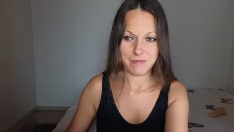 Giulia online show from September 12, 2025, 11:43 am