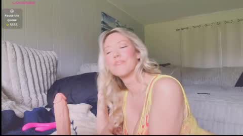 Snapshot of angelsxdesire chatting on May 18, 2026, 4:13 pm AngelsXDesire online show from May 18, 2026, 4:13 pm