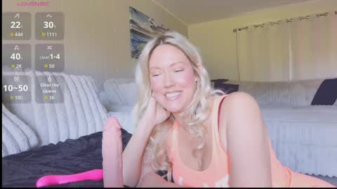 Snapshot of angelsxdesire chatting on June 3, 2026, 4:23 pm AngelsXDesire online show from June 3, 2026, 4:23 pm
