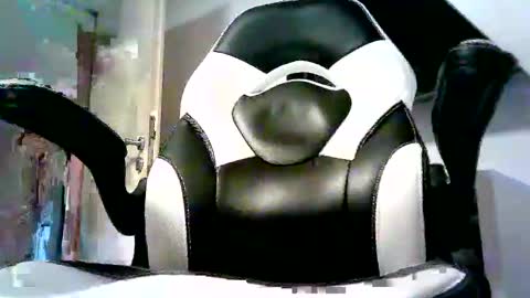 angeluscam online show from November 18, 2025, 8:30 am