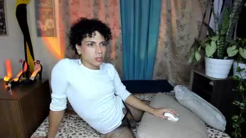 Snapshot of angelwhitte chatting on June 26, 2026, 4:28 am angelwhitte online show from June 26, 2026, 4:28 am