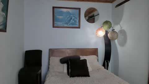 Angel Fox online show from December 9, 2024, 4:01 am