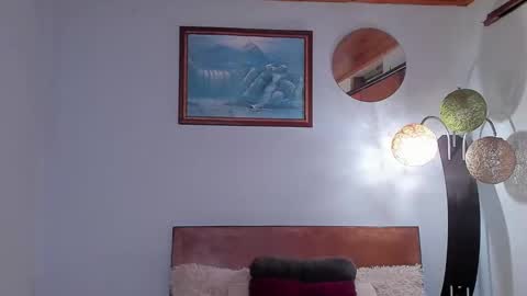 Angel Fox online show from February 25, 2025, 1:39 pm