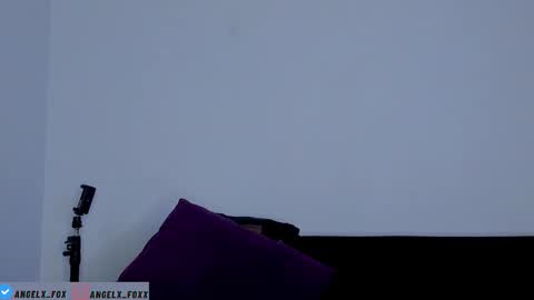 Angel Fox online show from November 18, 2025, 3:34 am