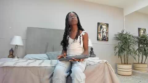 Snapshot of angie_abby chatting on June 26, 2026, 3:33 am Angie Abby online show from June 26, 2026, 3:33 am