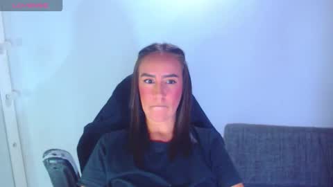 IG angie dreamgirl01 online show from December 4, 2025, 2:43 am