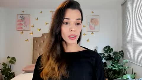 Anabella online show from February 22, 2026, 8:18 pm