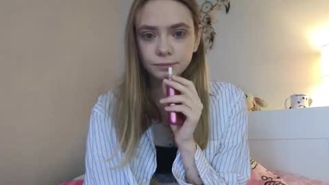 Snapshot of angie_natasha_054 chatting on February 20, 2026, 8:16 am Natasha Angine online show from February 20, 2026, 8:16 am