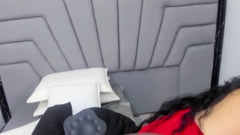 A N G I E.  online show from December 17, 2025, 7:42 pm