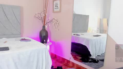 Angie online show from February 12, 2025, 4:33 pm