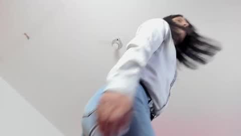 Angie online show from March 4, 2025, 1:06 pm