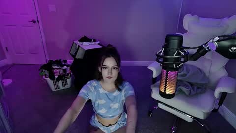 Snapshot of angiefae_ chatting on November 11, 2025, 3:17 am Angie Fae online show from November 11, 2025, 3:17 am