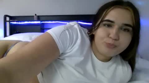 Snapshot of angilina007 chatting on June 12, 2026, 10:52 pm angilina007 online show from June 12, 2026, 10:52 pm
