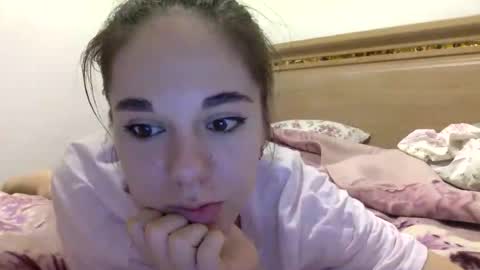 Snapshot of angle_cute05 chatting on July 23, 2026, 9:57 pm Angel Cute online show from July 23, 2026, 9:57 pm